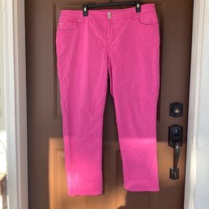 Plus size Womens Capri Jeans in Hot Pink.  Like-New!  Size 16W.  INC Brand.
